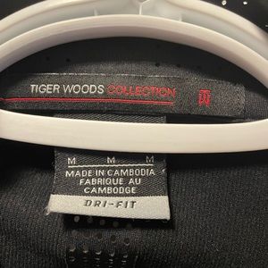Nike tiger woods medium dry fit golf shirt